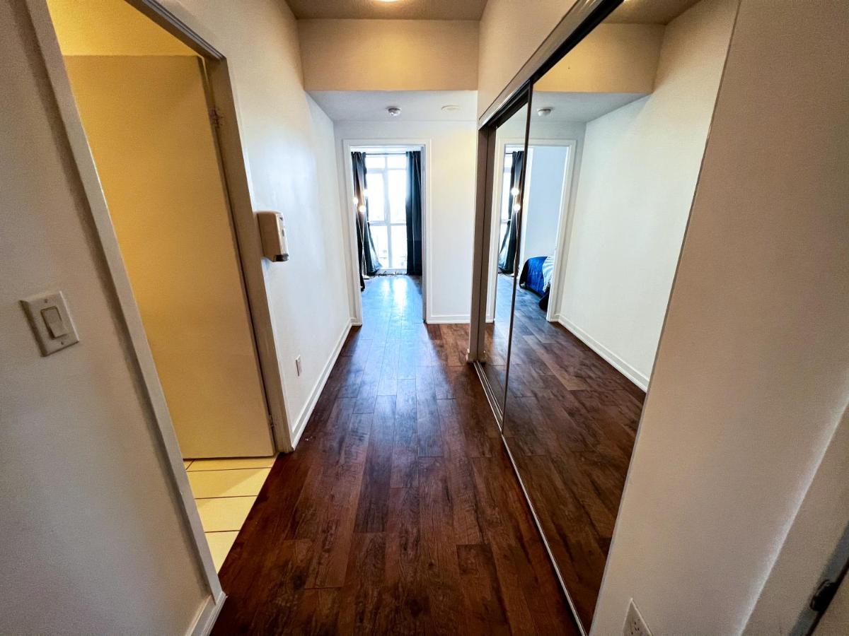 Simply Comfort. Elegant Apartments Dan Lecki Toronto Exterior photo