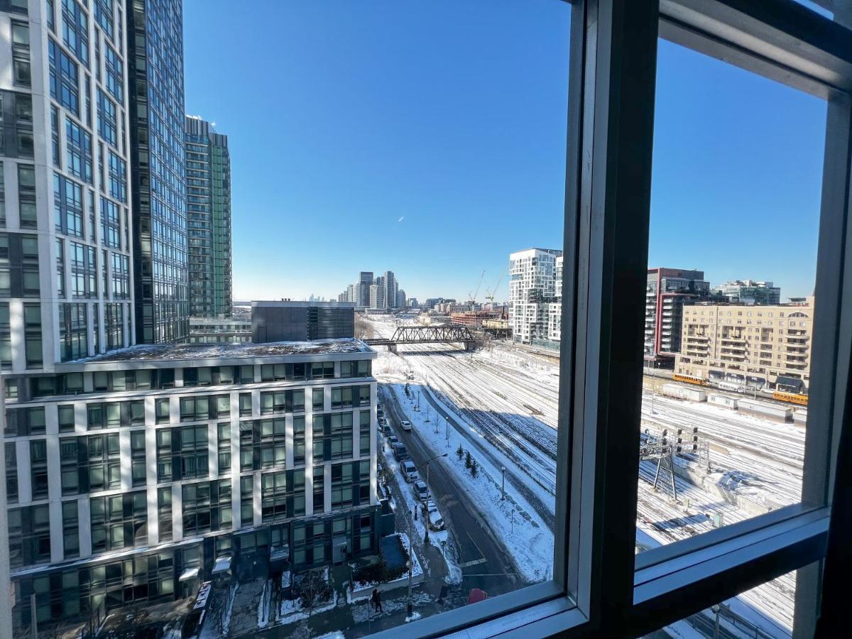Simply Comfort. Elegant Apartments Dan Lecki Toronto Exterior photo